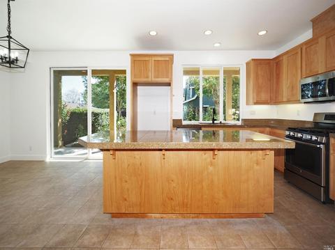 321 Moonlight Cir, Cloverdale, CA 95425 photo 12