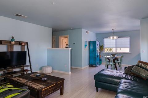 114 Cherry St, Petaluma, CA 94952 photo 4