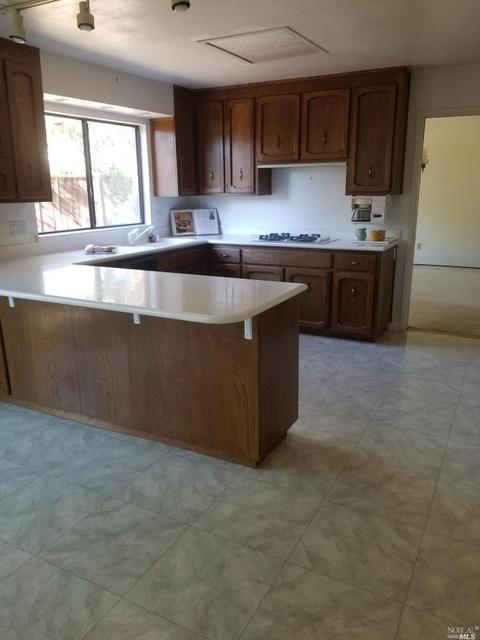 890 Coventry Ln, Fairfield, CA 94533 photo 2