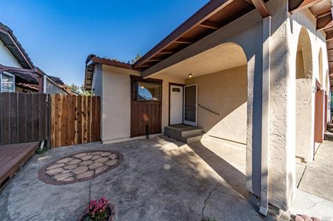 1896 Commons Ct, Windsor, CA 95492 photo 4