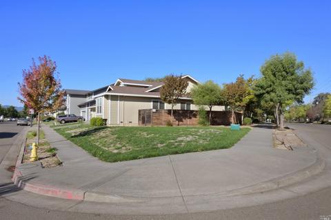 1136 Pedroncelli Dr, Windsor, CA 95492 photo 3