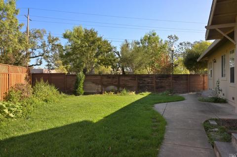 1136 Pedroncelli Dr, Windsor, CA 95492 photo 4
