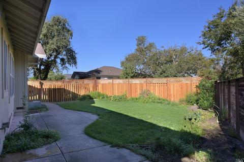 1136 Pedroncelli Dr, Windsor, CA 95492 photo 5