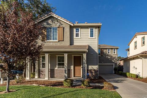 400 Comstock Way, Vacaville, CA 95688 photo 1