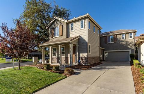 400 Comstock Way, Vacaville, CA 95688 photo 2