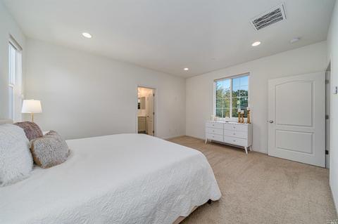 400 Comstock Way, Vacaville, CA 95688 photo 29