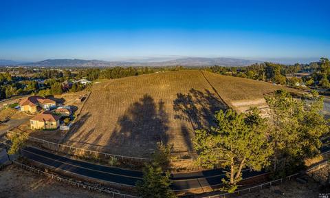 6760 Grove St, Cotati, CA 94931 photo 2
