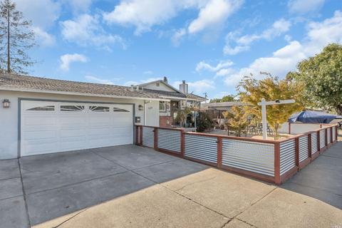 528 Murray Dr, Petaluma, CA 94954 photo 2