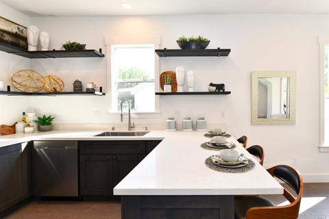 2016 2nd St, Napa, CA 94559 photo 6