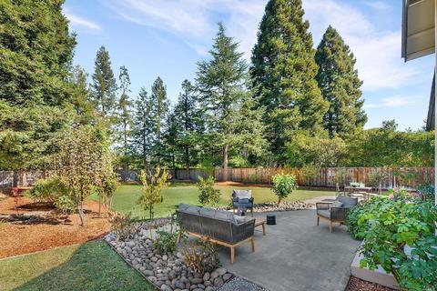 343 Whitethorn Ct, Windsor, CA 95492 photo 3
