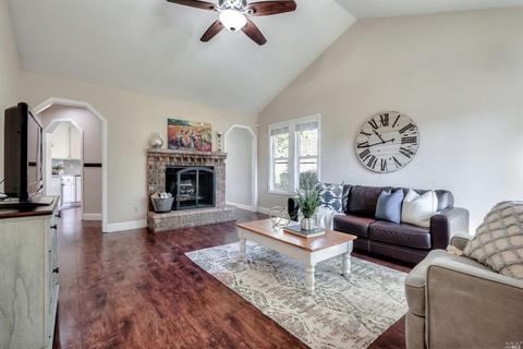 267 Deanna Pl, Windsor, CA 95492 photo 5