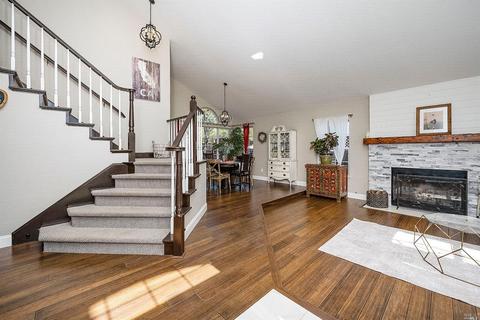 513 Pistachio Pl, Windsor, CA 95492 photo 2