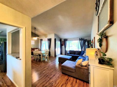 1631 Foothill Pl, Fairfield, CA 94534 photo 6