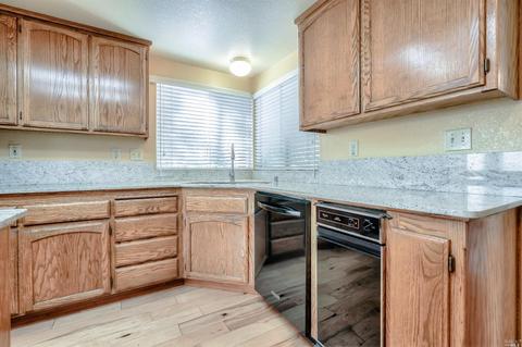 566 Pistachio Pl, Windsor, CA 95492 photo 13