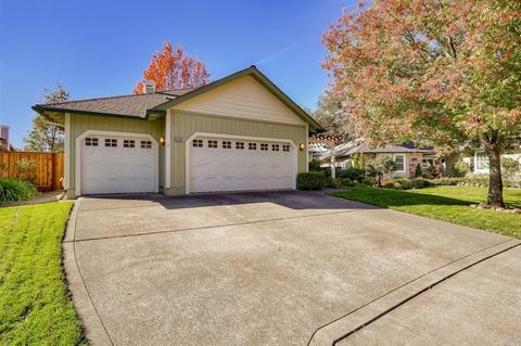 566 Pistachio Pl, Windsor, CA 95492 photo 2