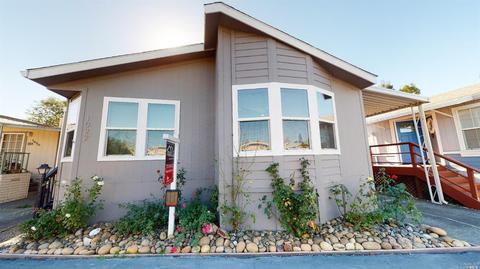 1022 Maple Dr, Windsor, CA 95492 photo 2