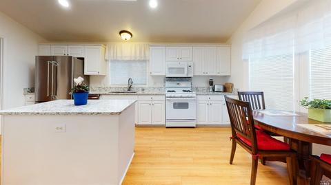 1022 Maple Dr, Windsor, CA 95492 photo 12