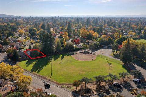1857 Wright St, Santa Rosa, CA 95404 photo 2