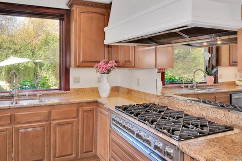 2 Hampton Ln, Novato, CA 94945 photo 10