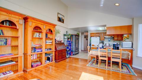 301 Avalon Cir, Vallejo, CA 94589 photo 17