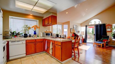 301 Avalon Cir, Vallejo, CA 94589 photo 13