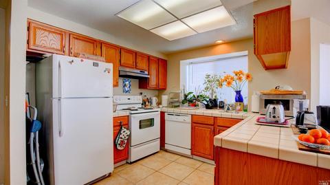 301 Avalon Cir, Vallejo, CA 94589 photo 14