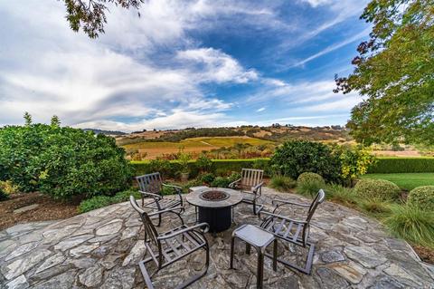 673 Limerick Ln, Healdsburg, CA 95448 photo 4