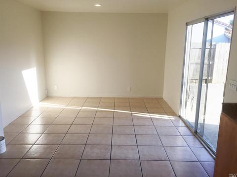 121 Larsen Cir, Vallejo, CA 94589 photo 5