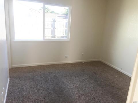121 Larsen Cir, Vallejo, CA 94589 photo 14