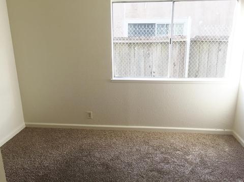 121 Larsen Cir, Vallejo, CA 94589 photo 10