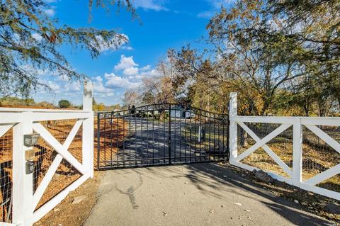 7501 Derby Ln, Cotati, CA 94931 photo 2