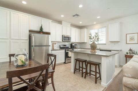 2143 Eva St, Napa, CA 94559 photo 2