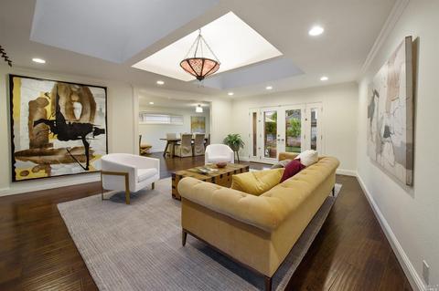 597 Este Madera Dr, Sonoma, CA 95476 photo 2