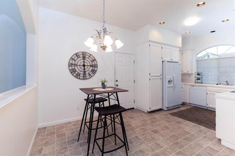 806 Fred Waring Ct, Windsor, CA 95492 photo 6