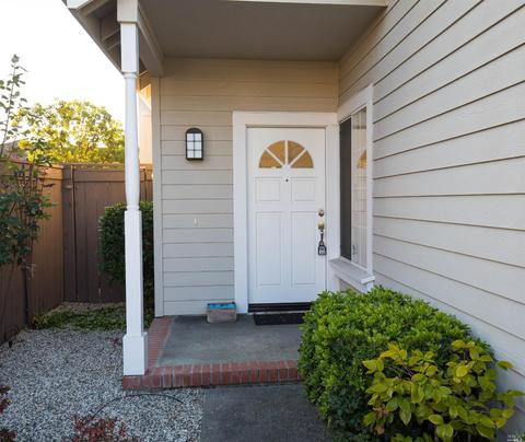 806 Fred Waring Ct, Windsor, CA 95492 photo 2
