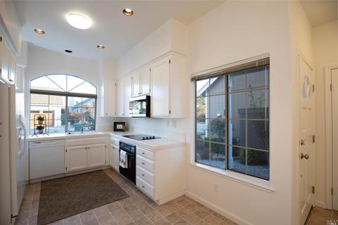 806 Fred Waring Ct, Windsor, CA 95492 photo 7