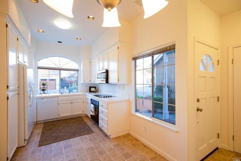 806 Fred Waring Ct, Windsor, CA 95492 photo 5