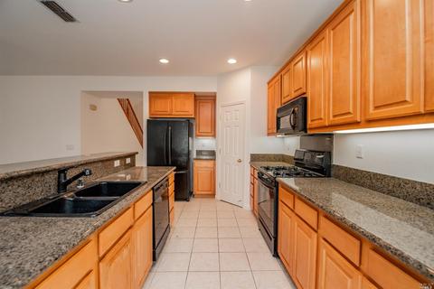 Undisclosed, Fairfield, CA 94533 photo 3