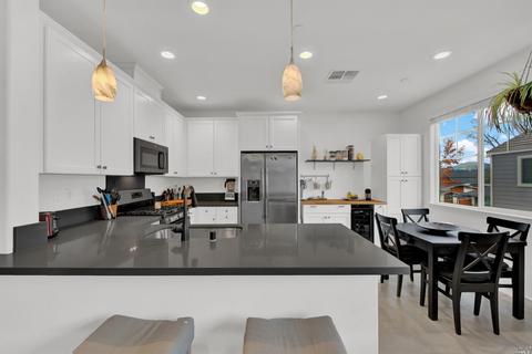 2252 Eva St, Napa, CA 94559 photo 17