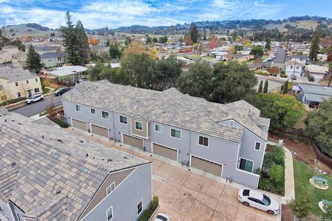 2252 Eva St, Napa, CA 94559 photo 3