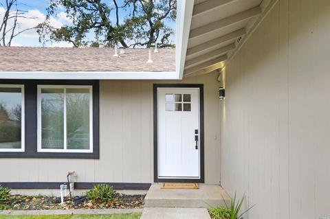 487 San Ramon Dr, Sonoma, CA 95476 photo 3