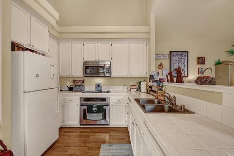 335 School St, Healdsburg, CA 95448 photo 7