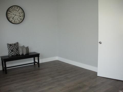 8 Selfridge St, Vallejo, CA 94590 photo 4