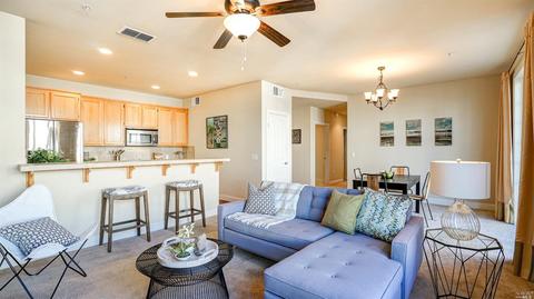 174 Johnson St, Windsor, CA 95492 photo 2