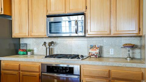 174 Johnson St, Windsor, CA 95492 photo 6
