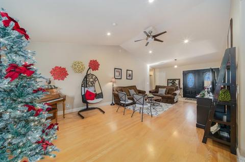 410 Wilson Ln, Windsor, CA 95492 photo 4