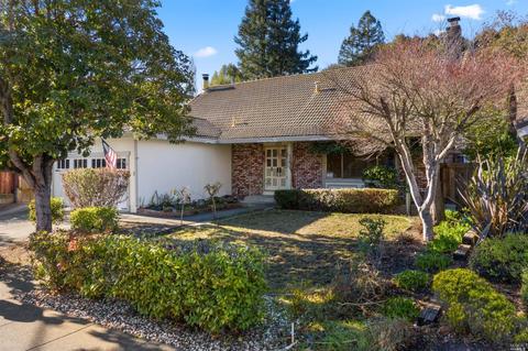 325 Smith Dr, Petaluma, CA 94952 photo 2