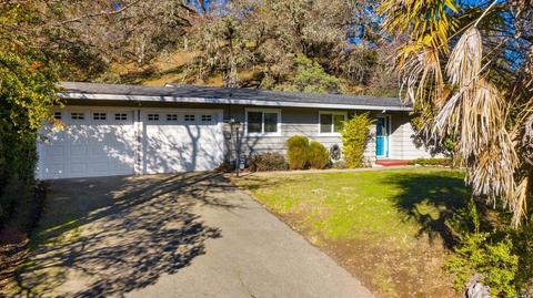 352 Oak Knoll Rd, Ukiah, CA 95482 photo 1
