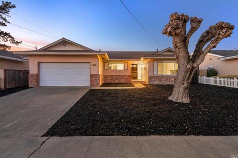 1529 Sarkesian Dr, Petaluma, CA 94954 photo 1