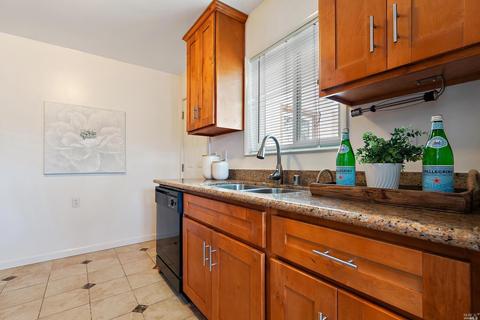 584 Laurel St, Vallejo, CA 94591 photo 9